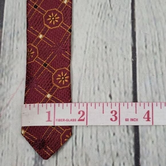 Jos. A. BANK Silk Red Flower Tie Made in Italy - Picture 7 of 8